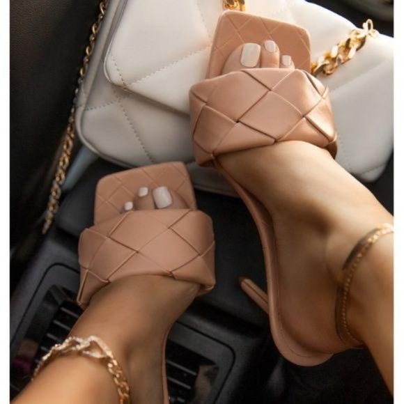 🚨RESTOCKED🚨 Woven Square Toe Mule - Nude - Picture 9 of 12